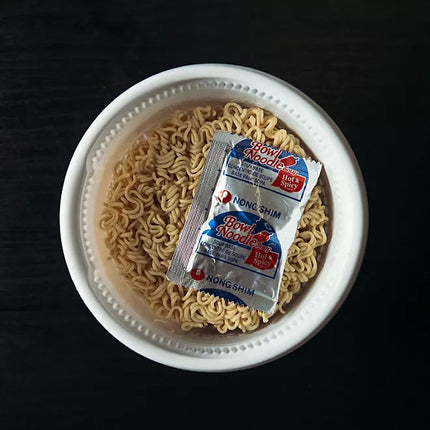 Nongshim Hot and Spicy Ramen Noodle Soup Bowl (3.03 oz)