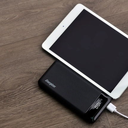 Energizer - MAX 10,000mAh 15W USB-C 3-Port Universal Portable Battery Charger/Power Bank w/ LCD screen for Smartphones & Accessories - Black