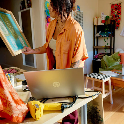 HP - 15.6" Touch-Screen Laptop - Intel Core i3 - 8GB Memory - 256GB SSD - Natural Silver