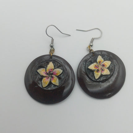 KiriArts Coconut Shell Earrings Engraved Meria Pink