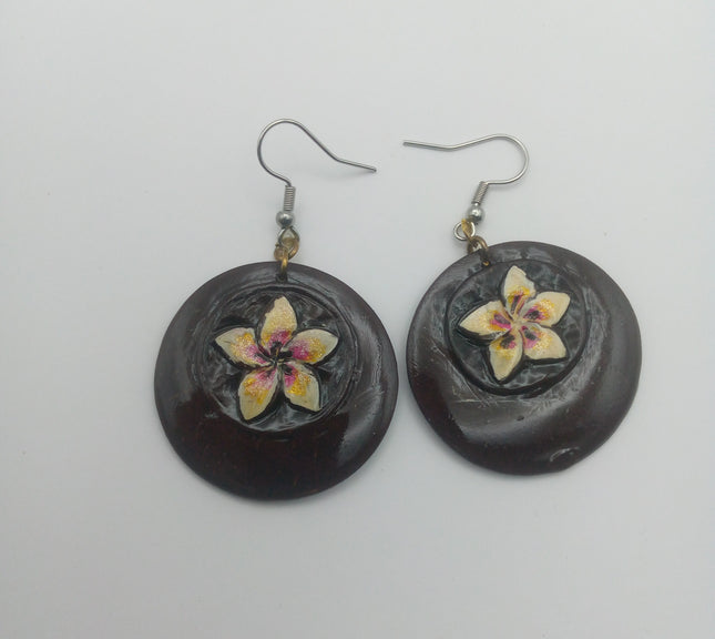 KiriArts Coconut Shell Earrings Engraved Meria Pink